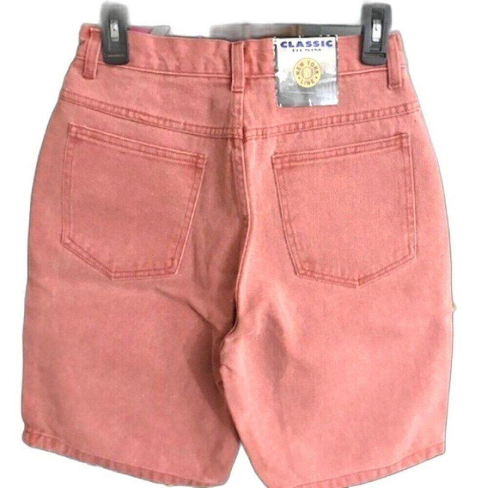 Denim Shorts . Size: 8 Women's Classic ......... Lerner Brand . 40% Off Tag Sale